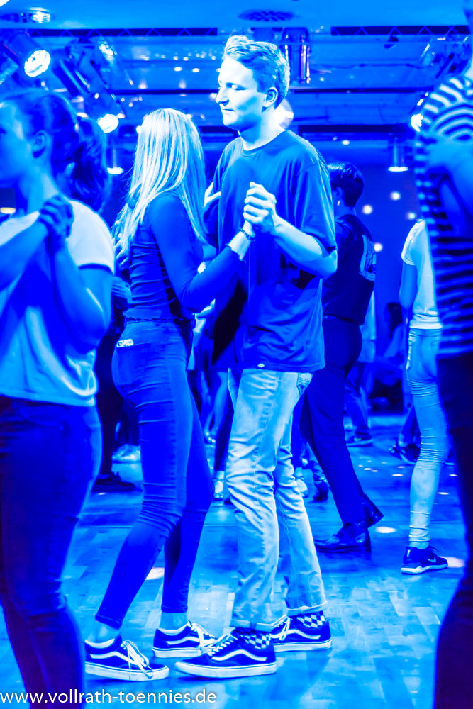 2019 11 09 Tanzparty Jugend 0063